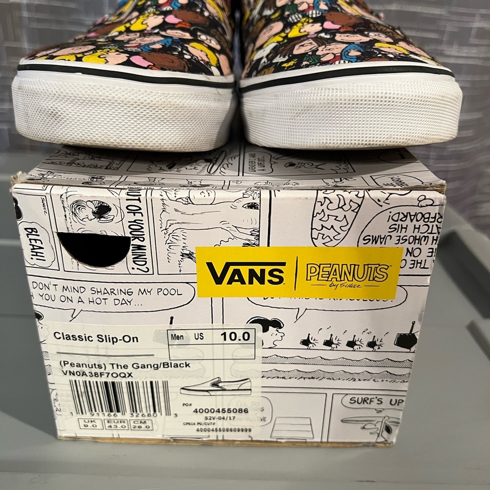 Vans Peanuts The Gang Slip-On Shoes size 10